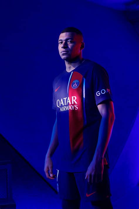 Le maillot domicile du Paris Saint Germain 2023 24 dévoilé Corner