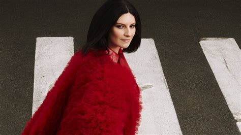 Laura Pausini si sposa e il viaggio di nozze sarà il tour mondiale