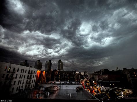 Superstorm Strikes East Coast At Least 300000 Without Power After