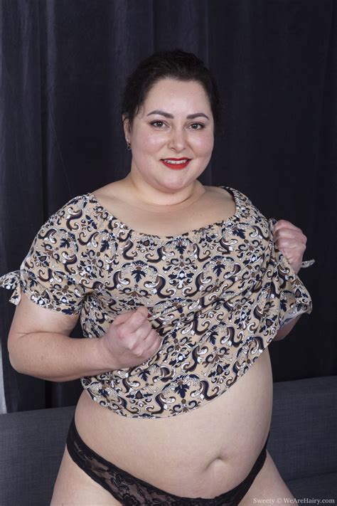 Chubby Amateur Sweety Strips Naked And Spreads Her Hairy Muff Up Close CoedCherry