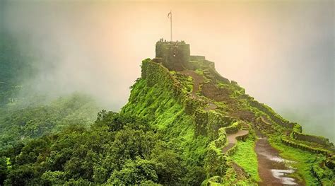 Pratapgad Fort Trek, Maharashtra