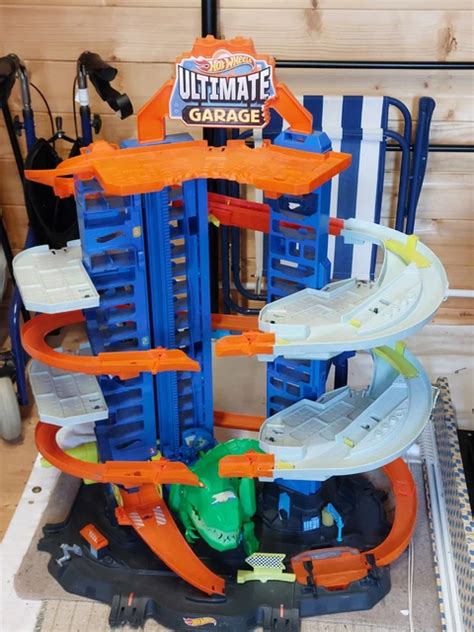 HOT WHEELS ULTIMATE Car Garage T Rex Dinosaur PicClick UK