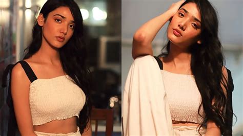 Th Fail Movie Actress Medha Shankar Hot Pics Top Sense