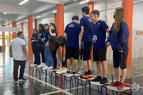 Trabalho Em Equipe No Primeiro Dia De Aula Do Ensino M Dio As Turmas