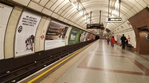 Angel Tube Station With Wide Platform Once An Island Platform