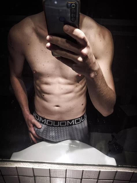 I Always Wonder Why People Stare At My Bulge Nudes Bulges NUDE PICS ORG