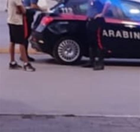 Teramo Blitz Dei Carabinieri A Piazza Garibaldi I Due Punti