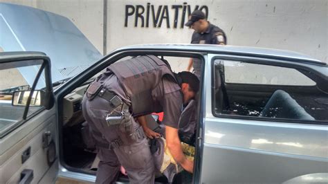 Naldinho Da Radio Dois Flagrados Drogas Em Carro Na Pecu Ria