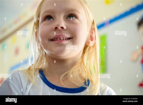 Blonde schule Fotos und Bildmaterial in hoher Auflösung Alamy