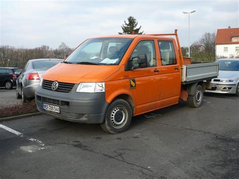 VW T5 als Doppelkabiner mit kurzer Ladefläche der Firma "Bickard-Bau ...