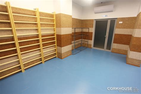 Фото настенной клеевой пробки CORKHOUSE в интерьере