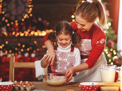 5 Best Christmas Recipes 2023: Make These Easy Snacks & Desserts At Home