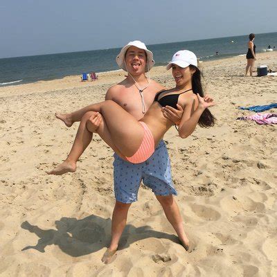 Hot Sexy Brooke Elliott Bikini Pics