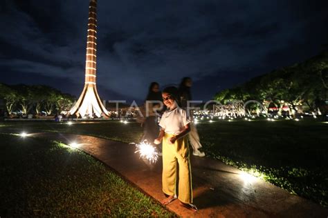 Perayaan Malam Tahun Baru Di Tmii Antara Foto