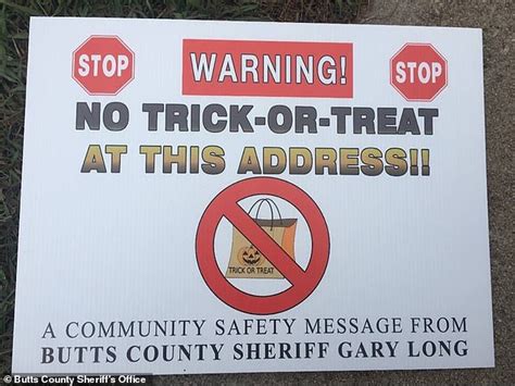 Georgia Sex Offenders Are Suing Sheriff S Office For Placing No Trick Or Treat Warning Signs