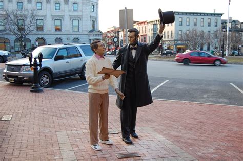 Lincoln Statue on Gettysburg Square Restored and Returned | Gettysburg ...