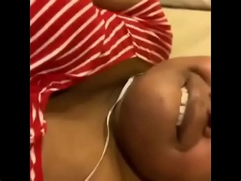 Lovely Peaches Plays With Pussy XVIDEOS