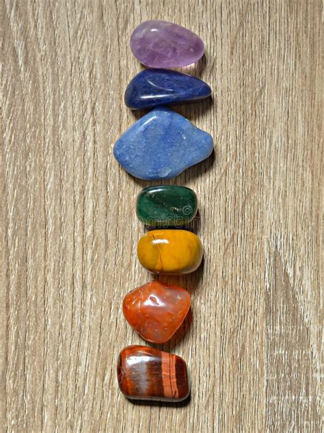 Sistema De Siete Piedras Curativas Del Chakra Para La Cura Cristalina