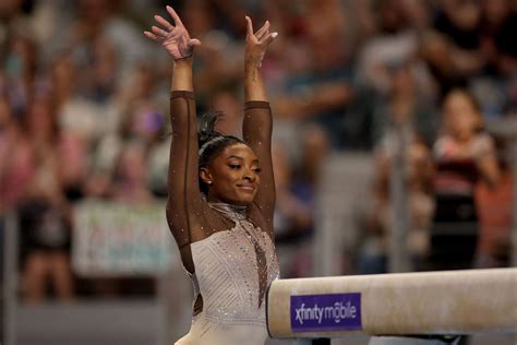 Watch Simone Biles Mother Reacts To Her Perfect Vault Landing On The