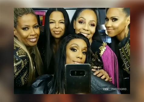 The Original En Vogue Reunites With All 5 Members Performing At The