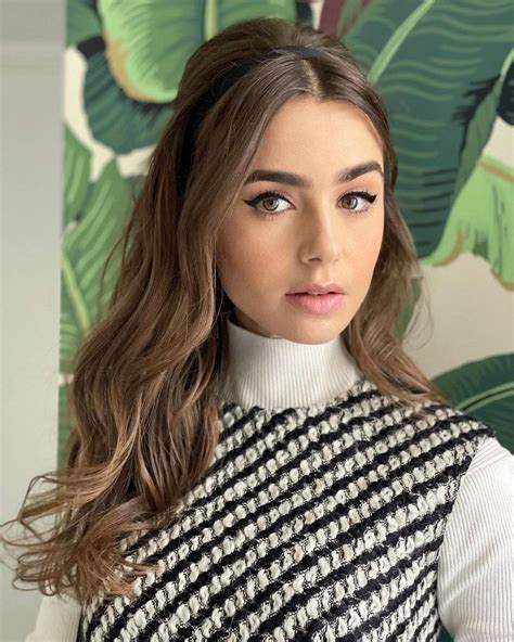 Lily Collins Best Beauty Looks — Lily Collins Instagram Eyebrows Emily In Paris Cabelo De Lily