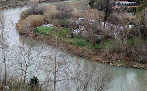 Ultimissima Ora Donna Tenta Il Suicidio Buttandosi Da Un Ponte Sul Tevere