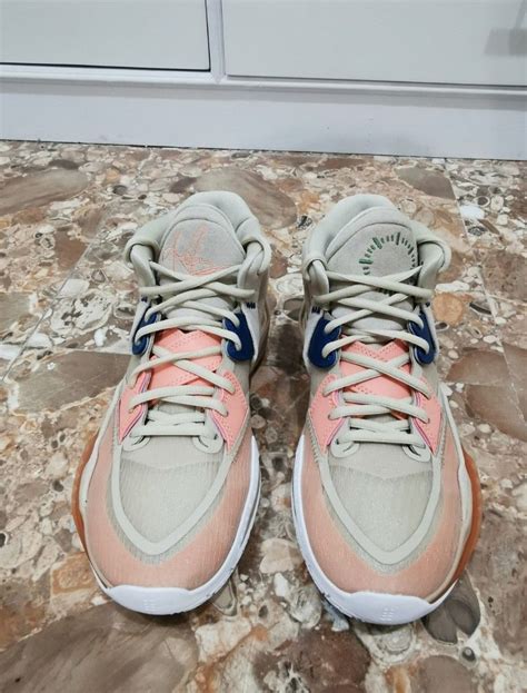 Kyrie Infinity EP Floral Size 8, Men's Fashion, Footwear, Sneakers on ...