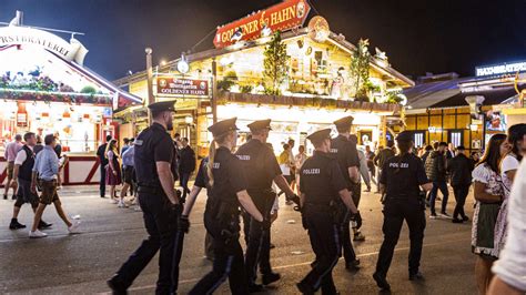 Sexuelle Belästigung Auf Der Wiesn 53 Jähriger Aus Zelt Verwiesen