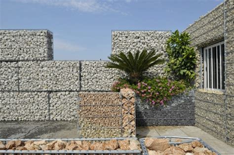 Intégrer le mur gabion comme élément décoratif dans le jardin