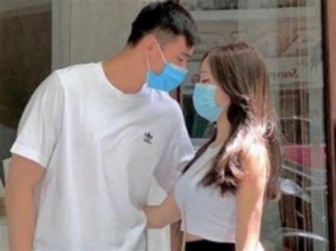 Bạn gái thủ môn Lâm Tây khoe loại ảnh bikini nóng bỏng đốt mắt