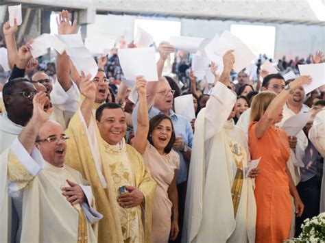 Celebramos a Igreja Católica o dia do consagrado