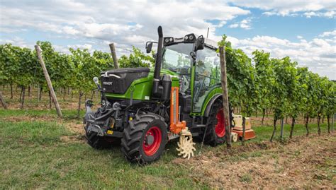 Fendt 211 V Vario Wint Tractor Of The Year Award Vohamij