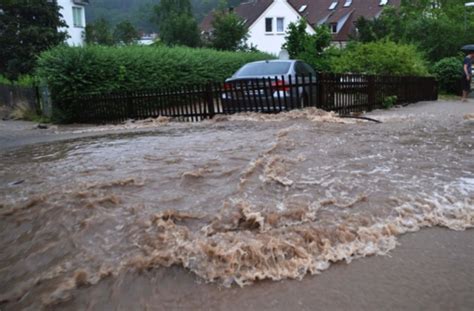 Gewitter In Stuttgart Und Der Region Das Aufr Umen Ist Schnell Erledigt