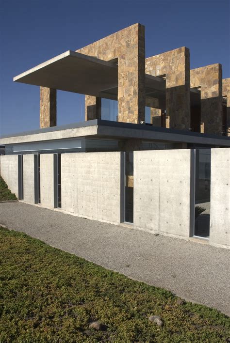 naos showroom architizer