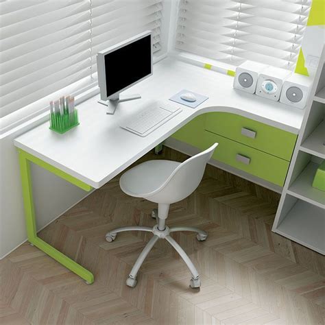 Смотреть письменные столы для школьника - фото