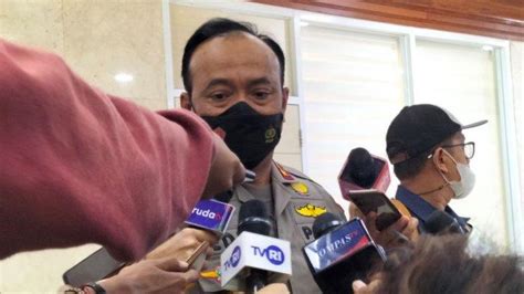 Giliran Perwira Polisi Wanita Akp Dyah Chandrawati Yang Bakal Disidang