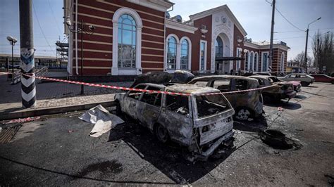 At Least 50 Killed In Attack On Ukrainian Train Station Good Morning