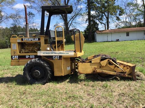 Caterpillar Cp 323 Sheepsfoot Roller