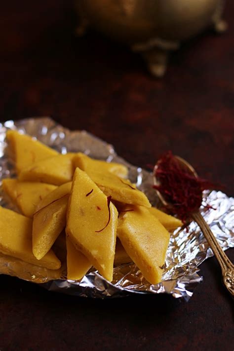 Kesar Kaju Katli Recipe How To Make Kesar Kaju Katli Cook Click N