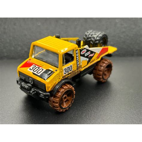 Hot Wheels Mercedes Benz Unimog Loose Mud Runner Series Shopee Malaysia