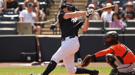 Yankees DJ LeMahieu Has Fractured Right Foot Will Be Re Imaged In Two