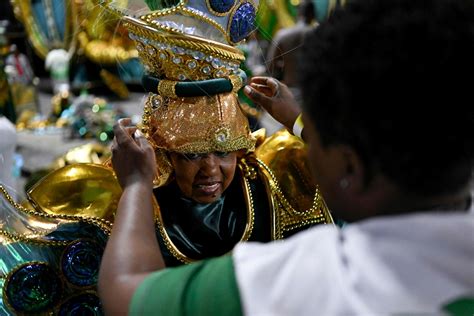 Tiroteio No Carnaval Do Rio De Janeiro Faz Pelo Menos 3 Mortos E 19 Feridos