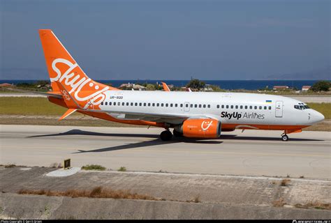 UR SQD SkyUp Airlines Boeing 737 73V WL Photo By Gerrit Griem ID