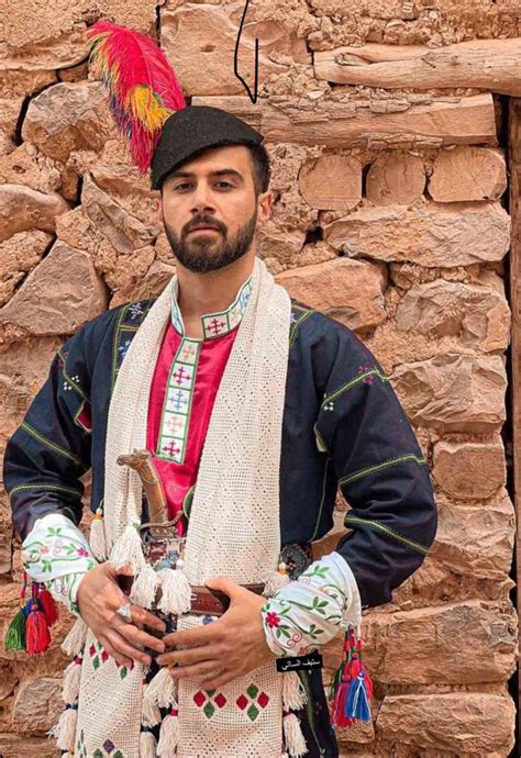 Assyrians Traditional Outfits Middle Eastern Fashion Weird Fashion