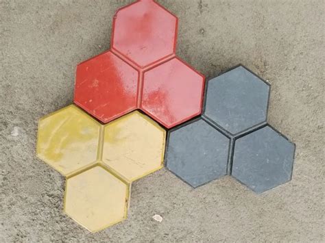 Red Black And Yellow 60mm Hexagonal Interlocking Concrete Paver Block