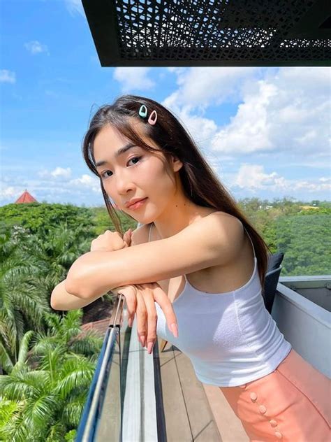 Hot Sexy Naw Phaw Eh Htar Bikini Pics