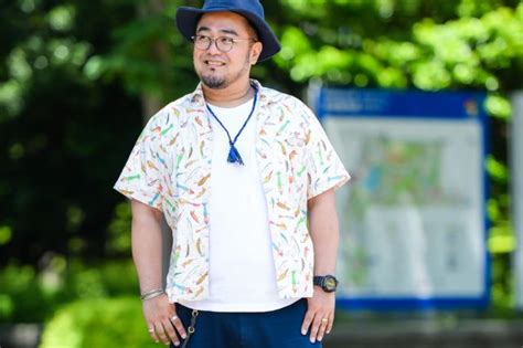 サンダルアンクレットの足元にアロハ合わせがサイコー夏サイコー ぽっちゃり男子のためのファッション Mr Babe