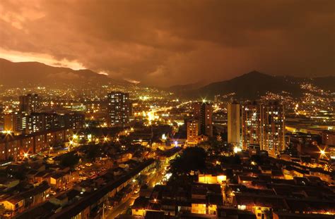 Segittur entrega a Medellín el distintivo de Destino Turístico