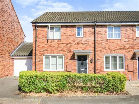 Bed End Terrace House For Sale In Teasel Close Red Lodge Bury St