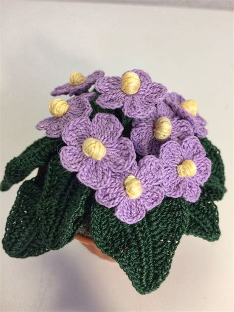 How To Crochet An African Violet